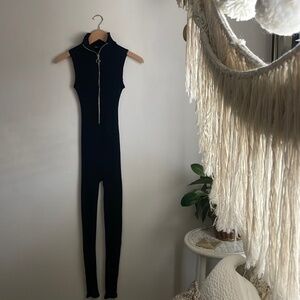 Zara Womens Full Length Black Jumpsuit Ribbed V neck zipper Small